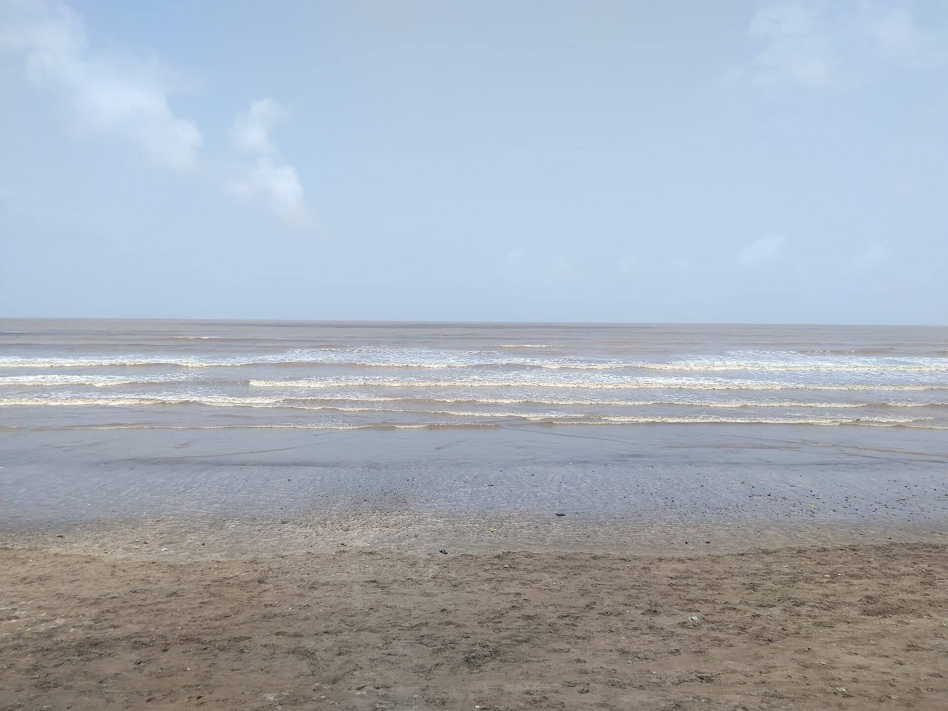 Waves on the sand in Daman