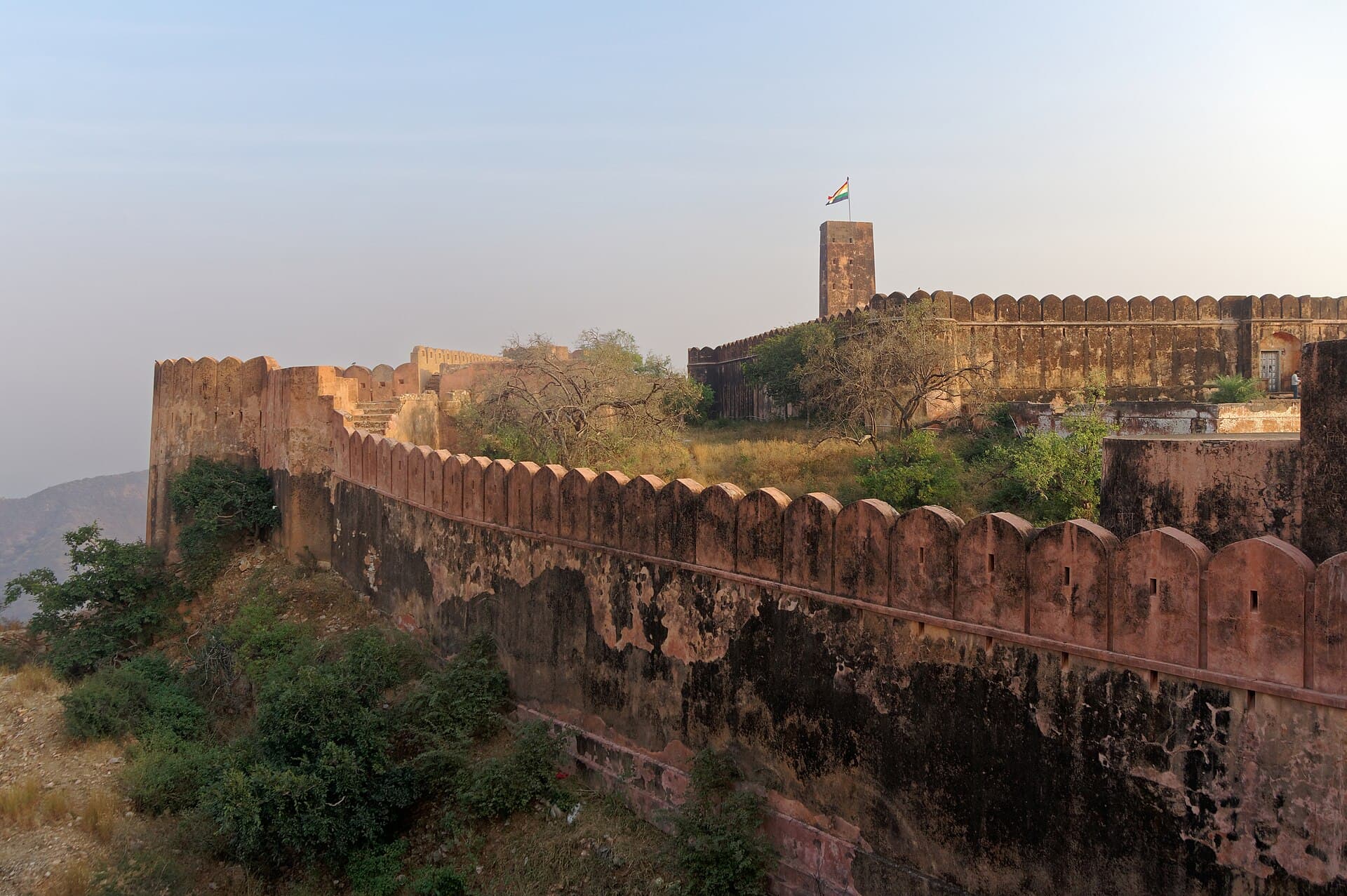 The ramparts of Jaigarh Fort on the ridge above Amer