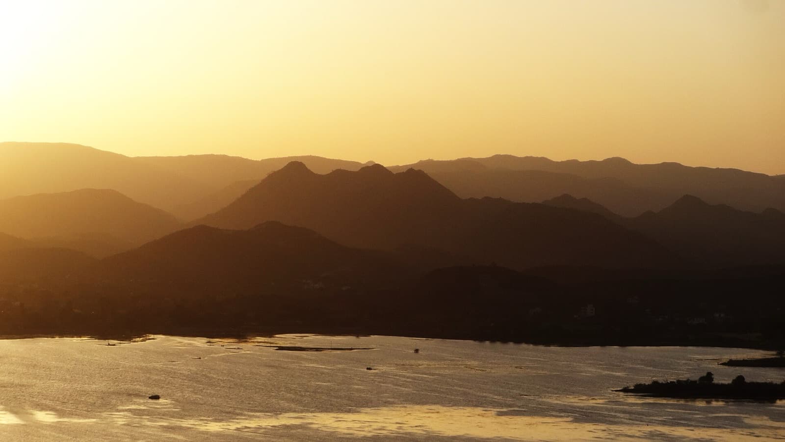 Sunset over Lake Pichola, Udaipur