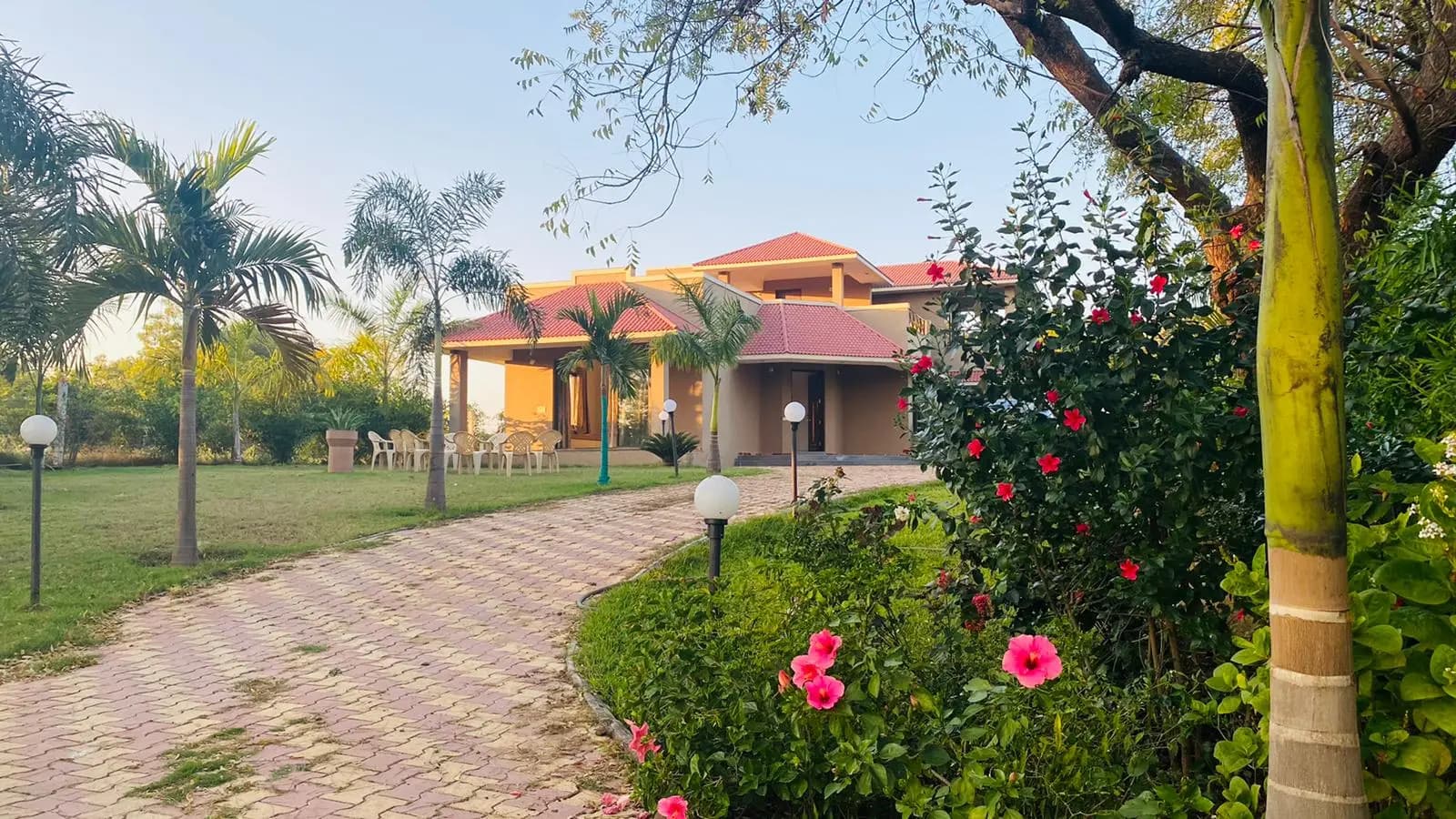 Farmhouse in Gandhinagar: Areas, Prices and What to Book
