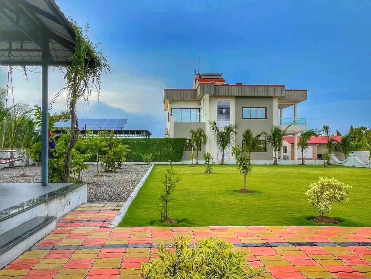 Private swimming pool at PartyPatch, Dumas, Surat