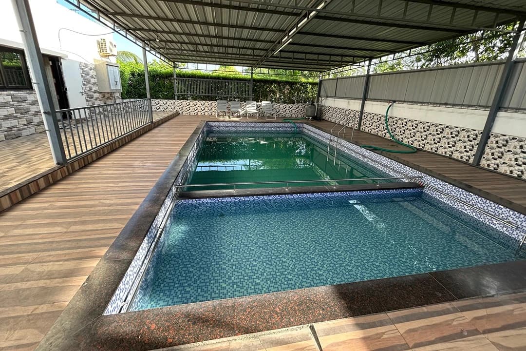 Private pool at PartyPatch, Dumas, Surat