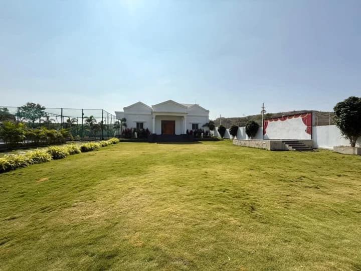 Photo 13 of 19 – 5 BHK villa with a private pool in Kadthal, Hyderabad (BMF-V220)