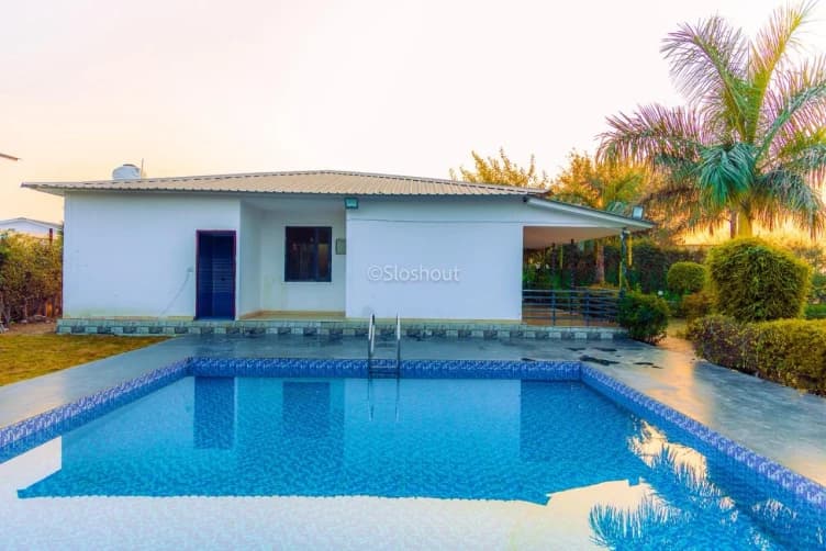 Photo 11 of 14 – 3 BHK villa with a private pool in Noida, Delhi (BMF-V259)