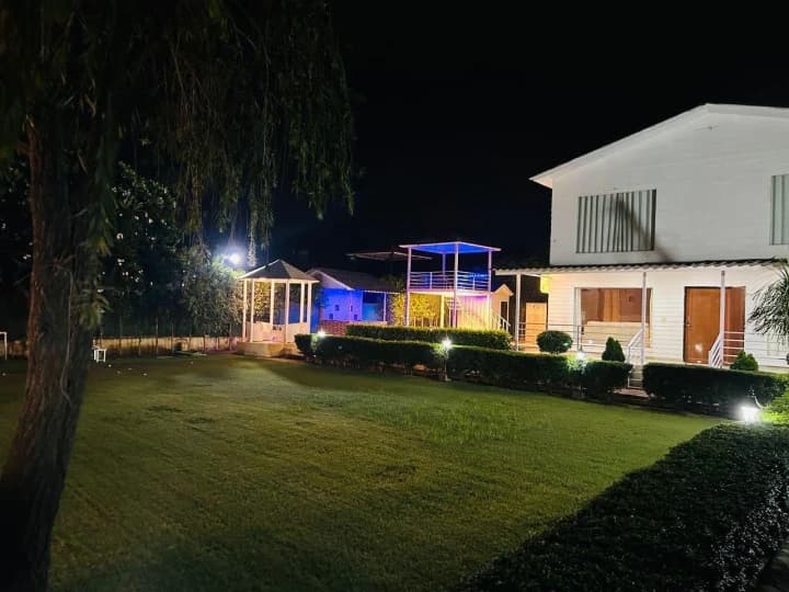 Photo 15 of 20 – 3 BHK villa with a private pool in Noida, Delhi (BMF-V274)