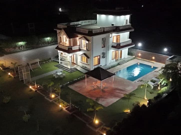 Photo 8 of 19 – 4 BHK villa with a private pool in Gurugram, Delhi (BMF-V297)