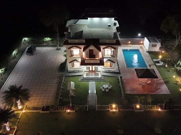 Photo 6 of 19 – 4 BHK villa with a private pool in Gurugram, Delhi (BMF-V297)