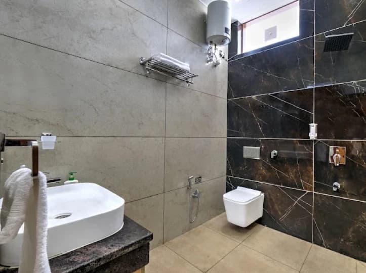 Photo 18 of 19 – 4 BHK villa with a private pool in Gurugram, Delhi (BMF-V297)