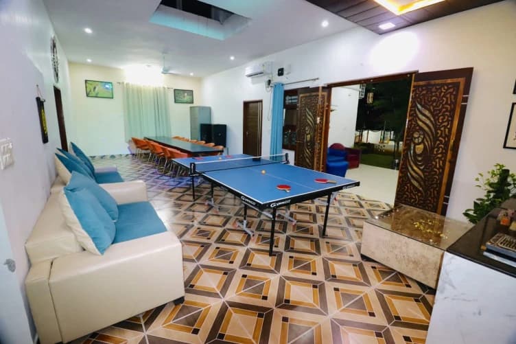 Photo 2 of 13 – 5 BHK villa with a private pool in Gurugram, Delhi (BMF-V543)
