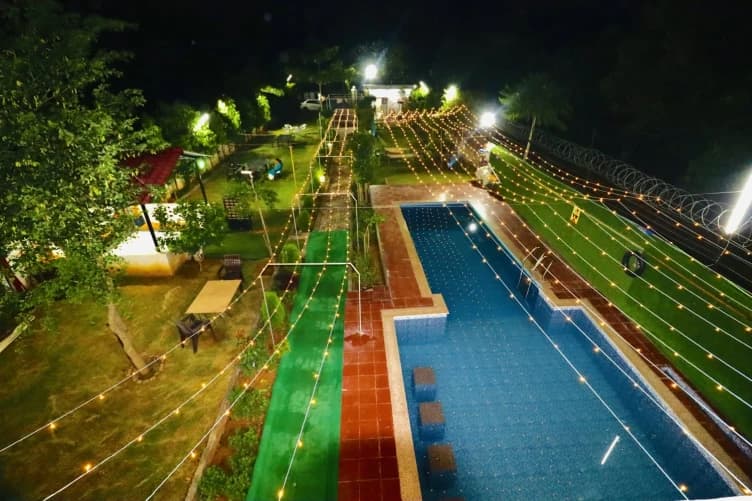 Photo 9 of 13 – 5 BHK villa with a private pool in Gurugram, Delhi (BMF-V543)