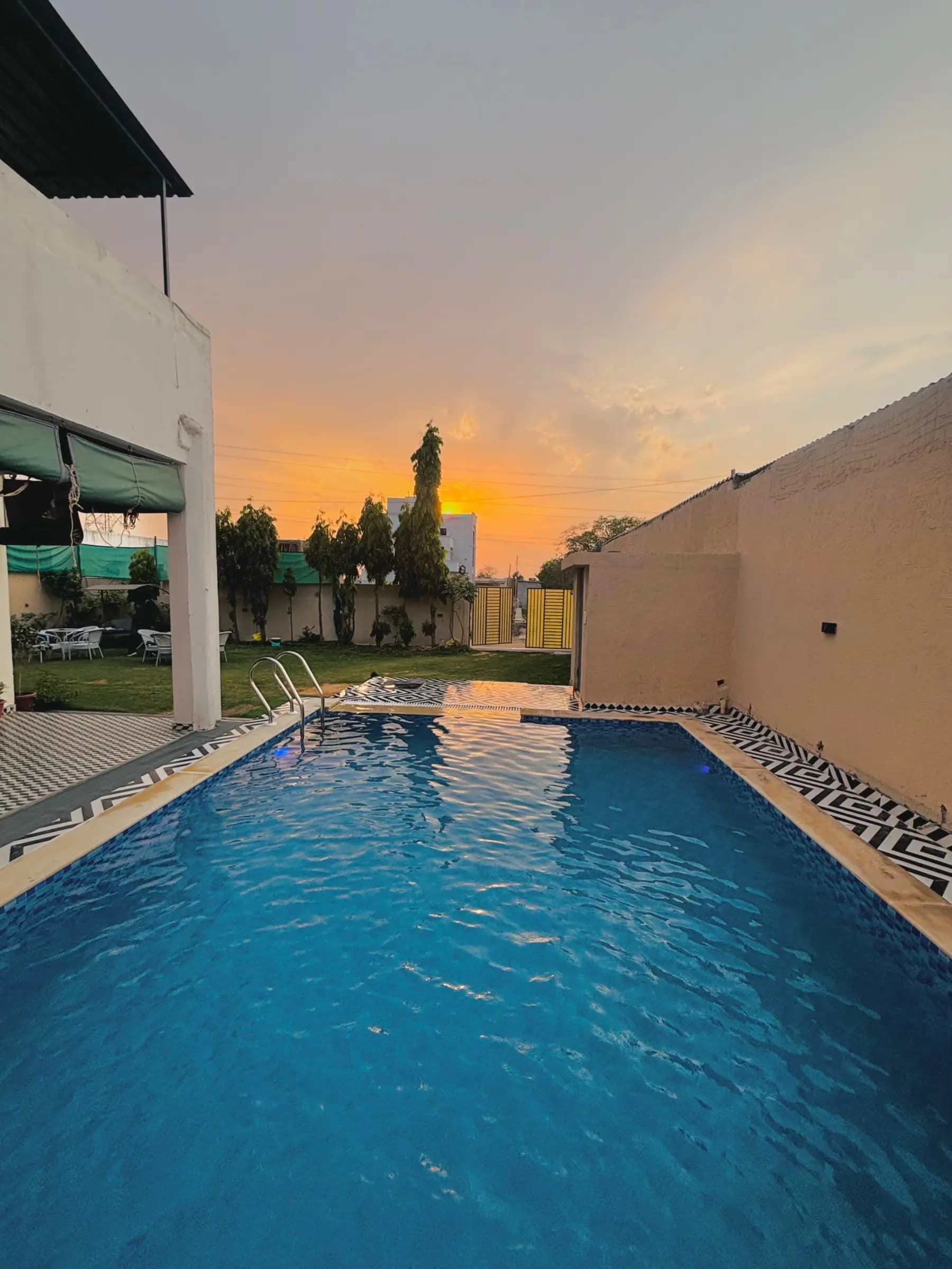 Photo 1 of 13 – 2 BHK farmhouse with a private pool in Mansarover, Jaipur (BMF-F583)