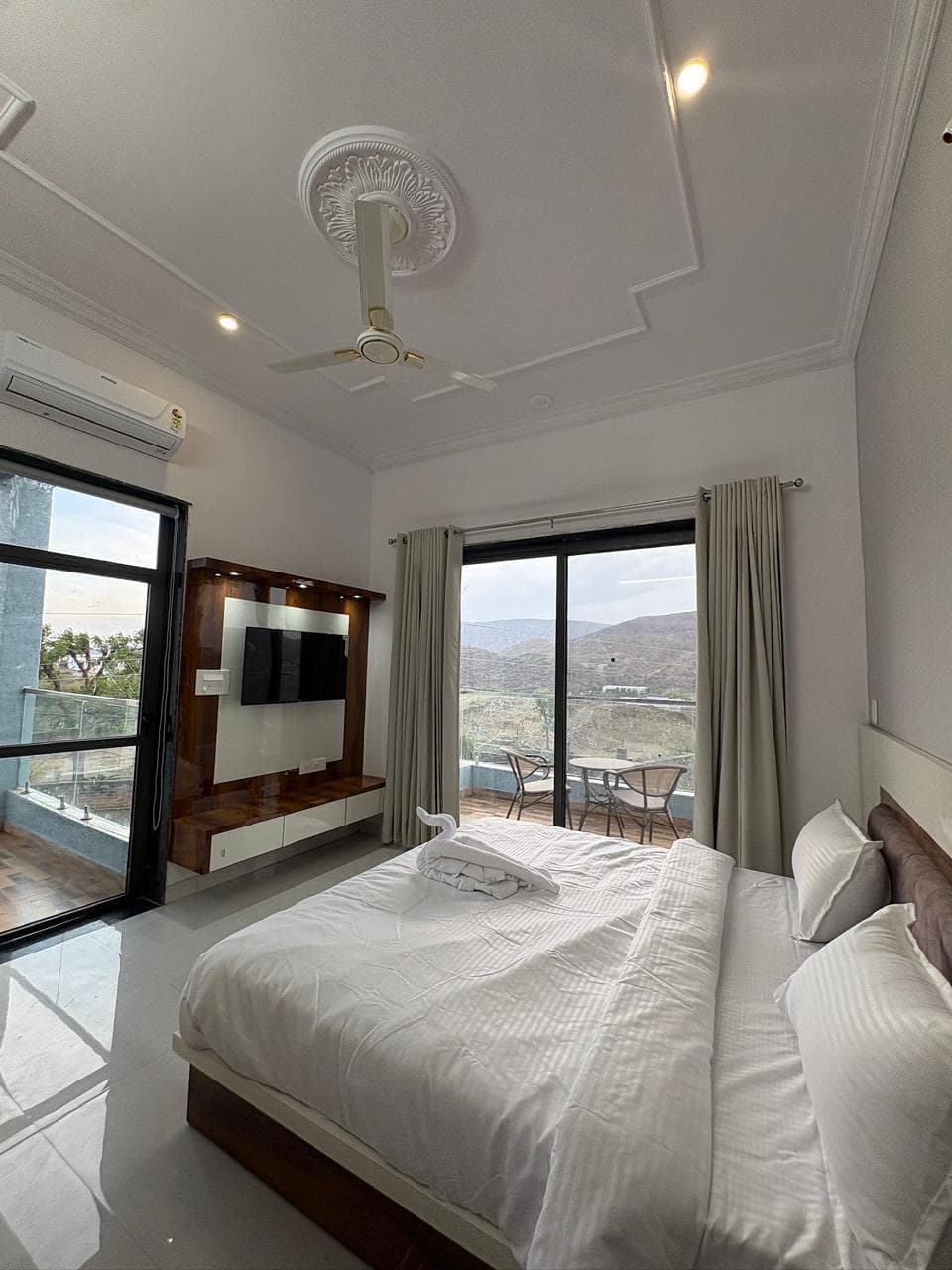 Photo 5 of 11 – 5 BHK villa with a pool in Balicha, Udaipur (BMF-V587)