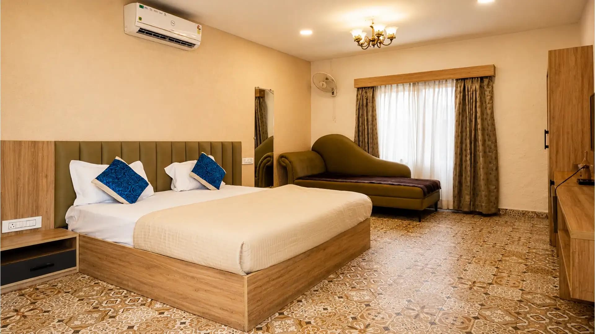 Photo 2 of 5 – 2 BHK villa with a private pool in Amberi, Udaipur (BMF-V588)