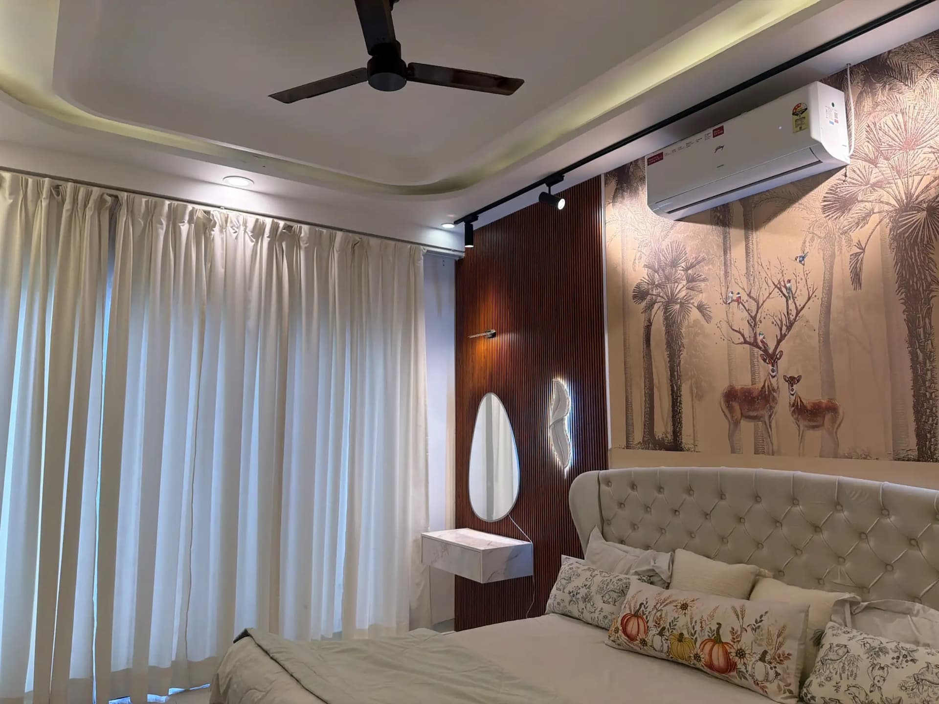 Photo 5 of 12 – 2 BHK farmhouse with a private pool in Rajokri, Delhi (BMF-F591)