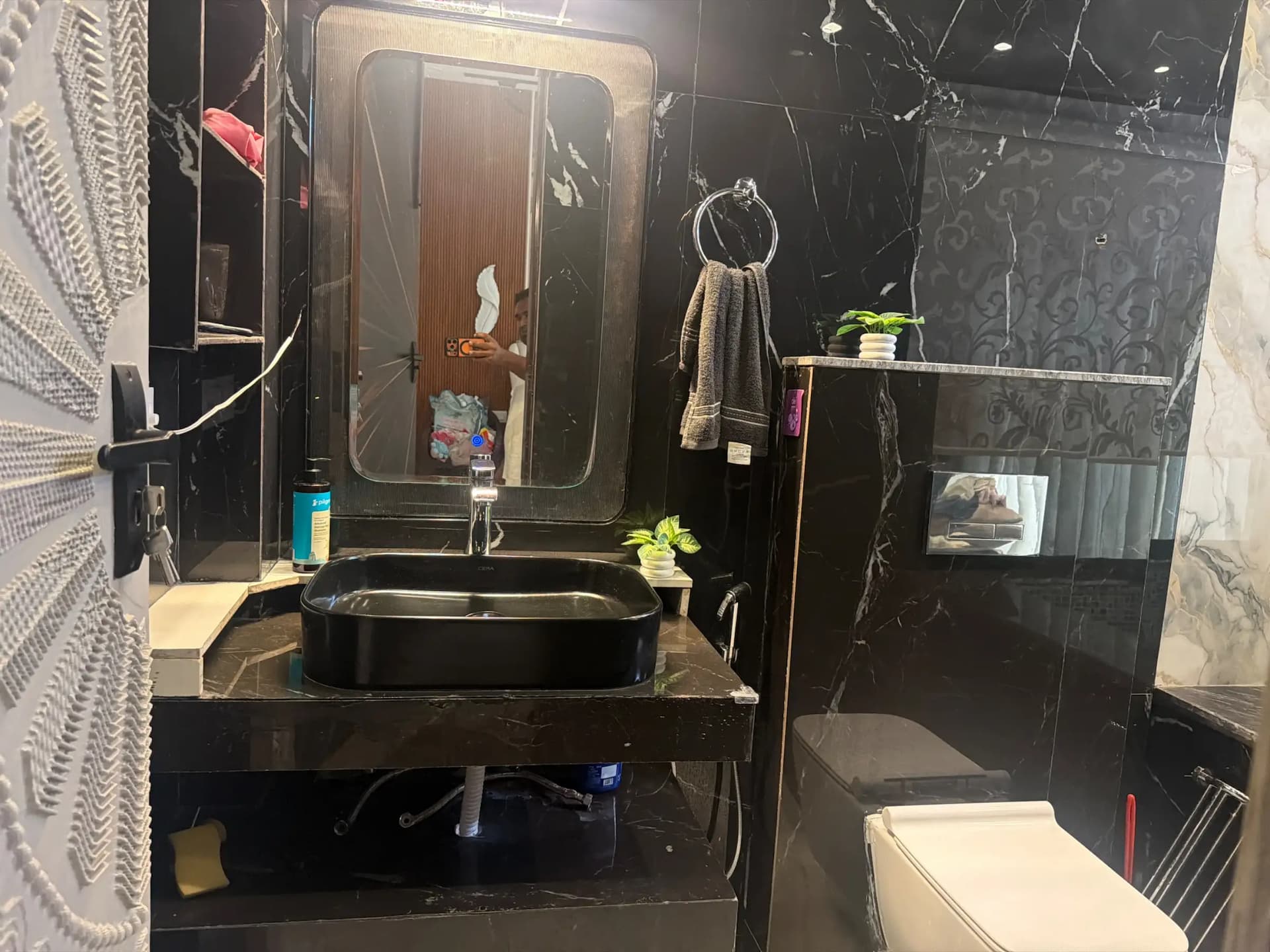 Photo 6 of 12 – 2 BHK farmhouse with a private pool in Rajokri, Delhi (BMF-F591)