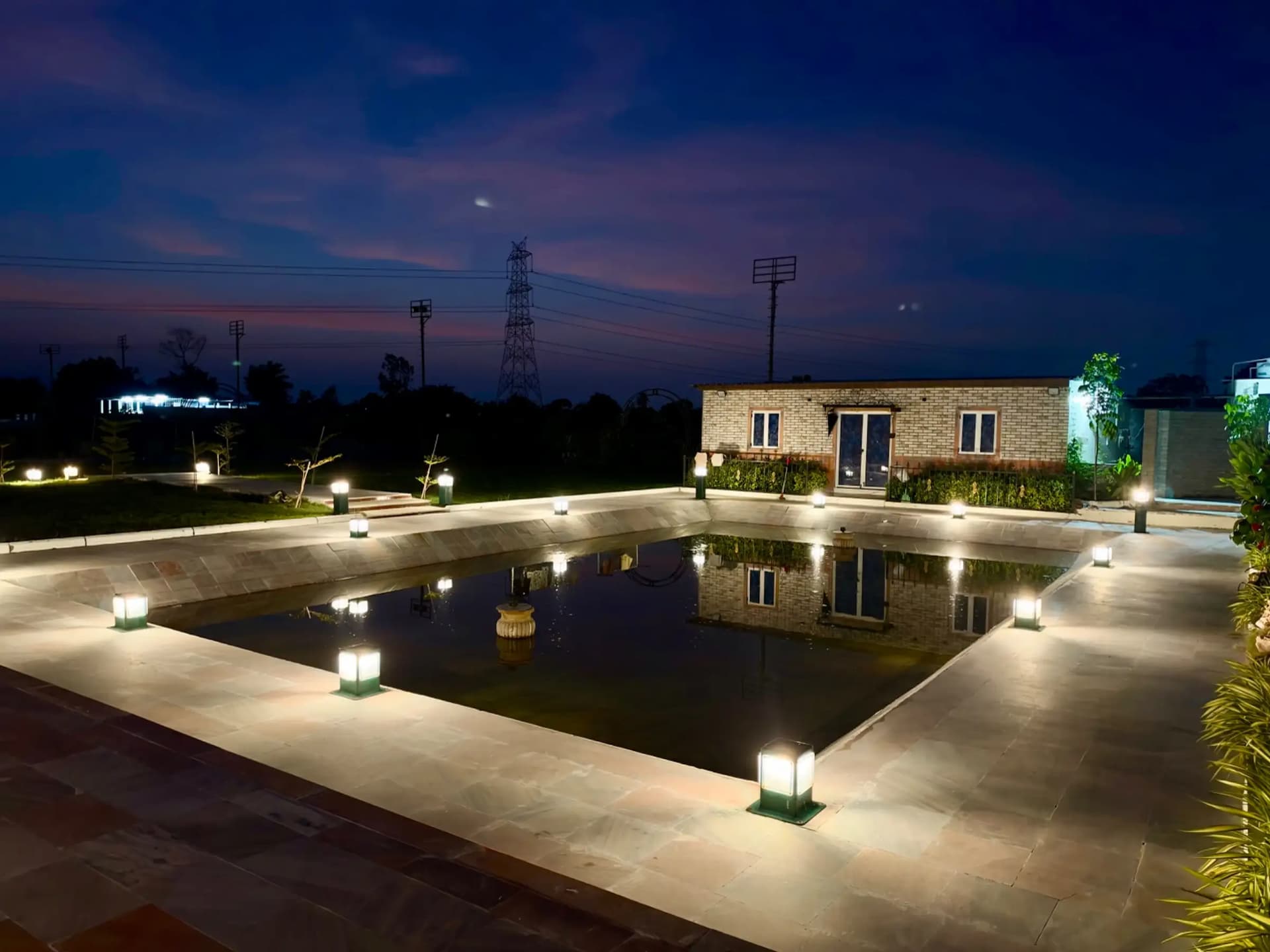 Photo 10 of 20 – 3 BHK farmhouse with a pool in Bareja, Ahmedabad (BMF-F593)
