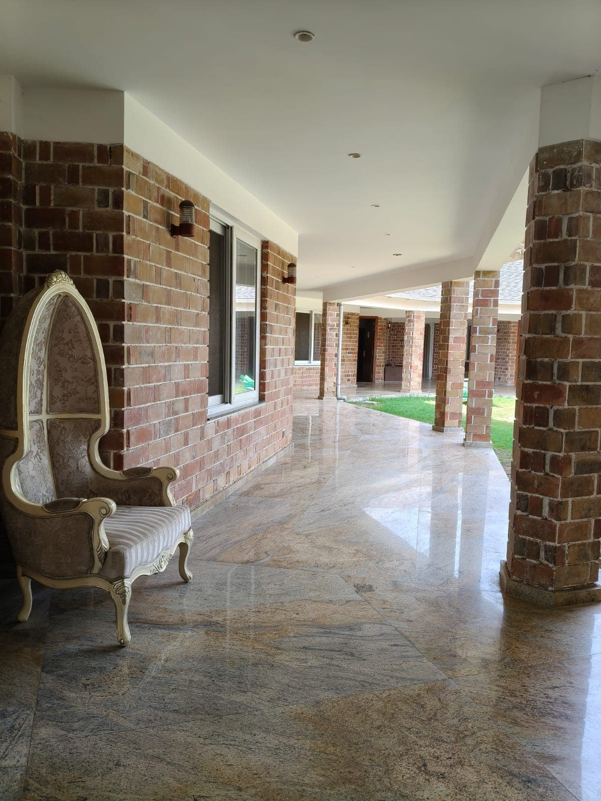 Photo 7 of 11 – 8 BHK farmhouse with a pool in Sirohi, Faridabad (BMF-F594)