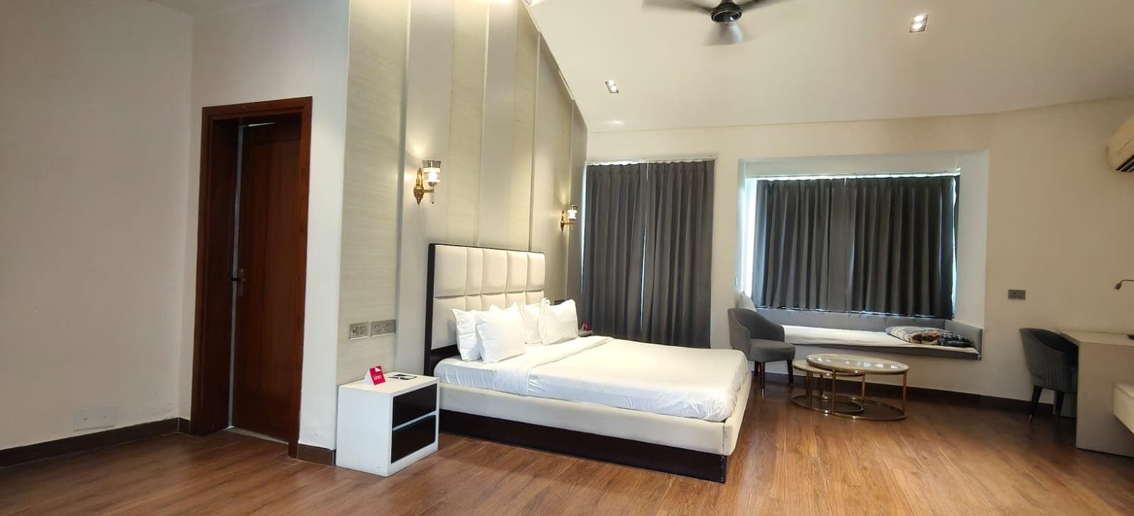 Photo 6 of 11 – 8 BHK farmhouse with a pool in Sirohi, Faridabad (BMF-F594)