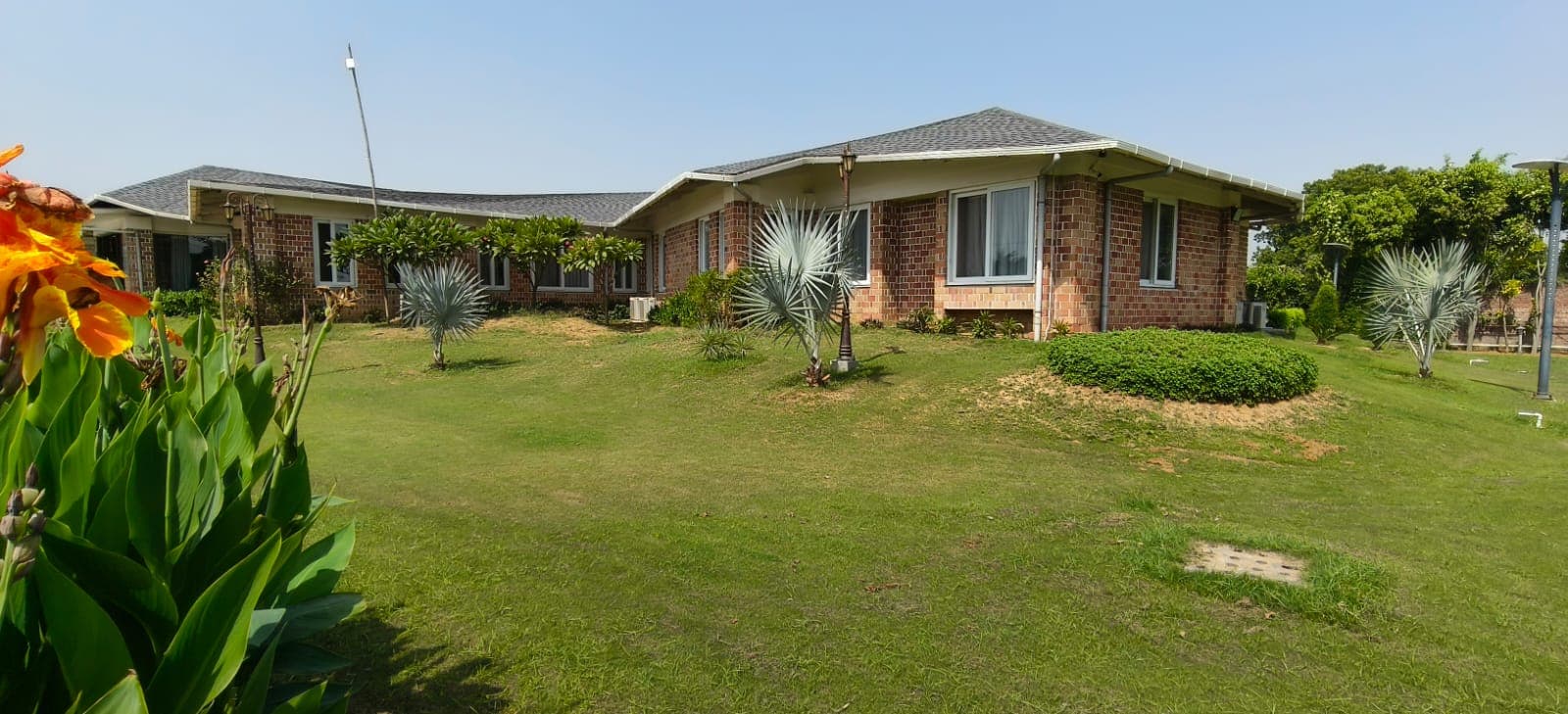 Photo 10 of 11 – 8 BHK farmhouse with a pool in Sirohi, Faridabad (BMF-F594)