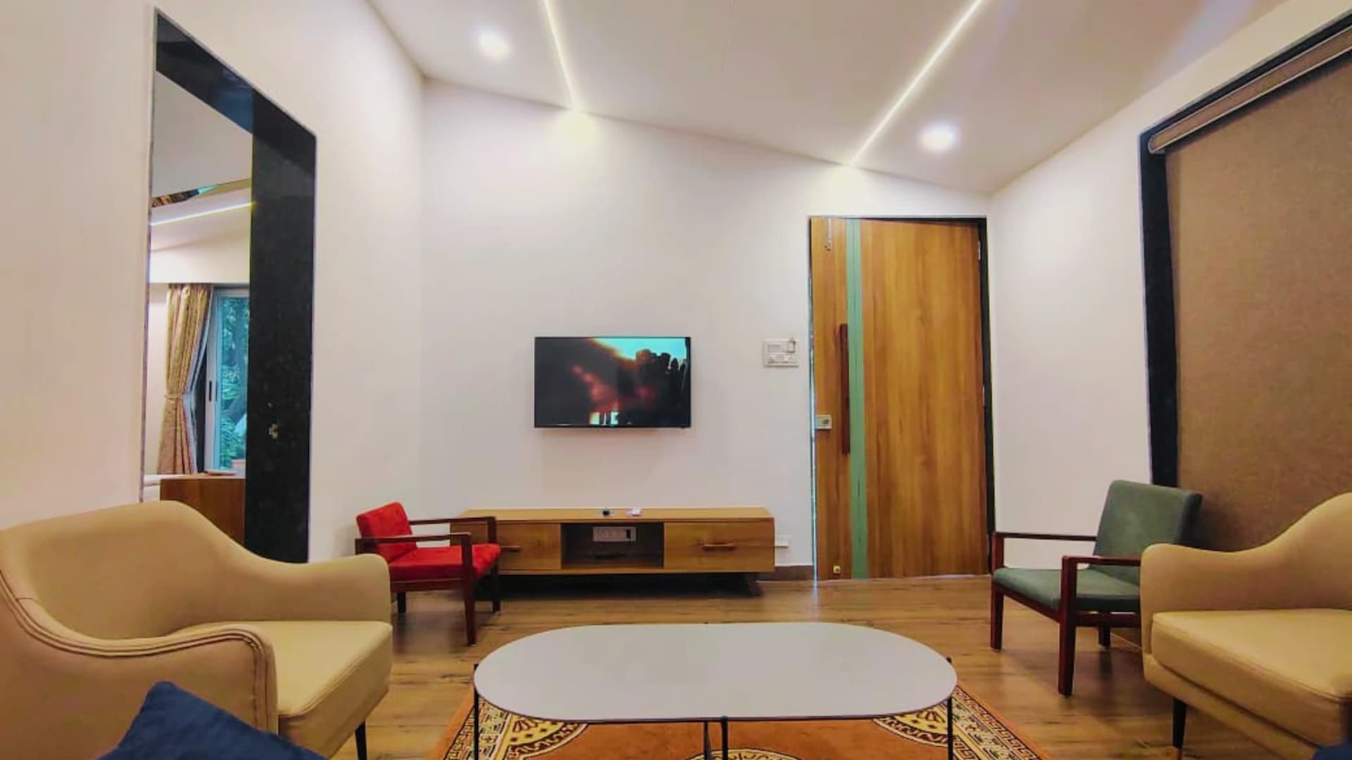 Photo 3 of 20 – 9-room resort with a pool in Ichhapur, Navsari (BMF-R595)