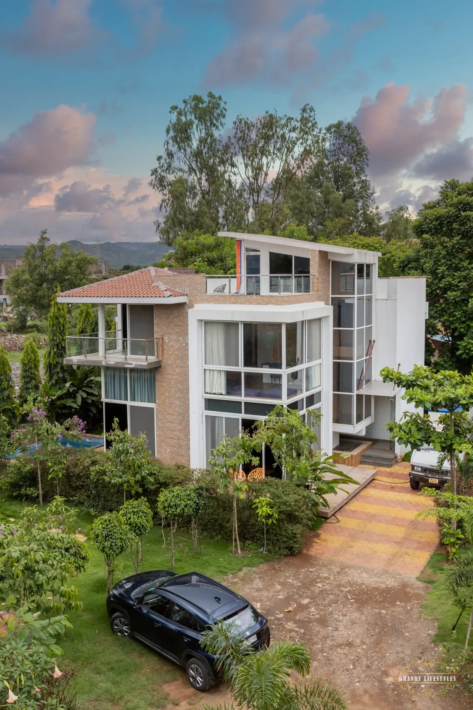 Photo 1 of 10 – 3 BHK villa with a private pool in Karla, Lonavala (BMF-V597)