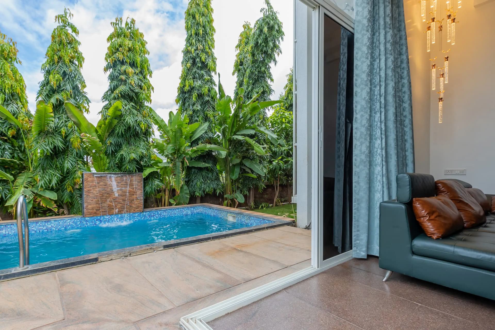 Photo 2 of 10 – 3 BHK villa with a private pool in Karla, Lonavala (BMF-V597)