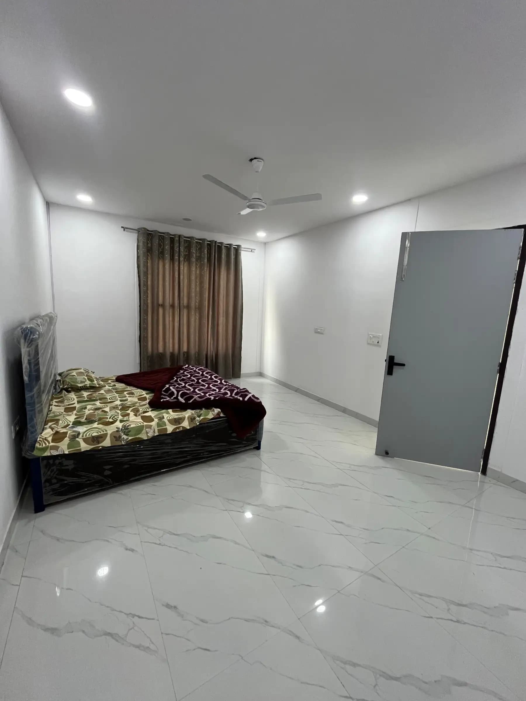 Photo 8 of 17 – 3 BHK farmhouse with a private pool in Noida, Delhi (BMF-F600)