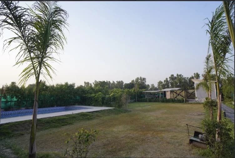 Photo 14 of 17 – 3 BHK farmhouse with a private pool in Noida, Delhi (BMF-F600)