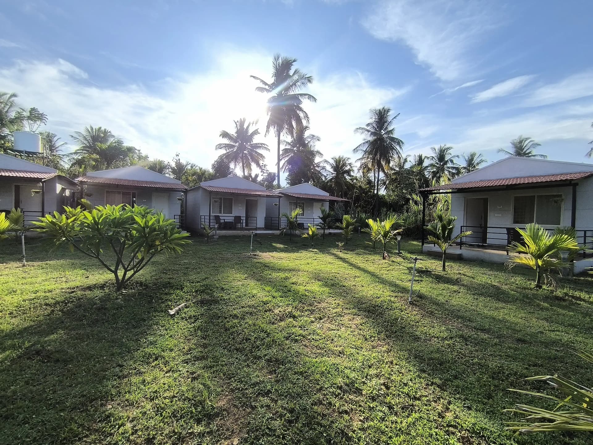 Photo 1 of 7 – 5-room resort with a pool in Doddabalapur, Bangalore (BMF-R603)