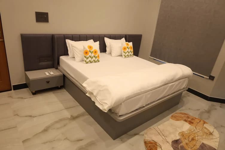 Photo 3 of 25 – 4 BHK farmhouse with a pool in Tonk Road, Jaipur (BMF-F604)
