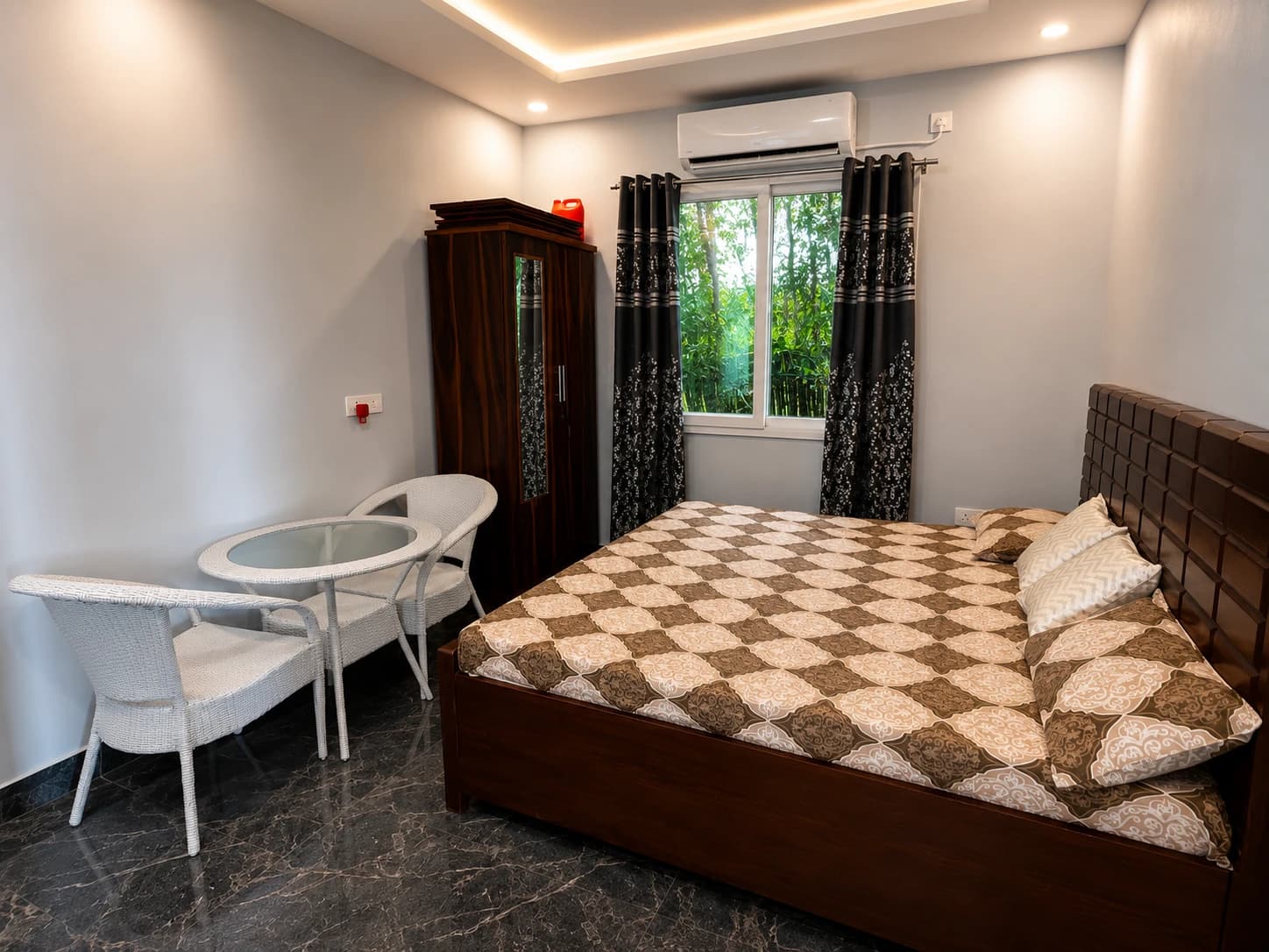 Photo 2 of 18 – 3 BHK villa with a private pool in Noida, Delhi (BMF-V609)