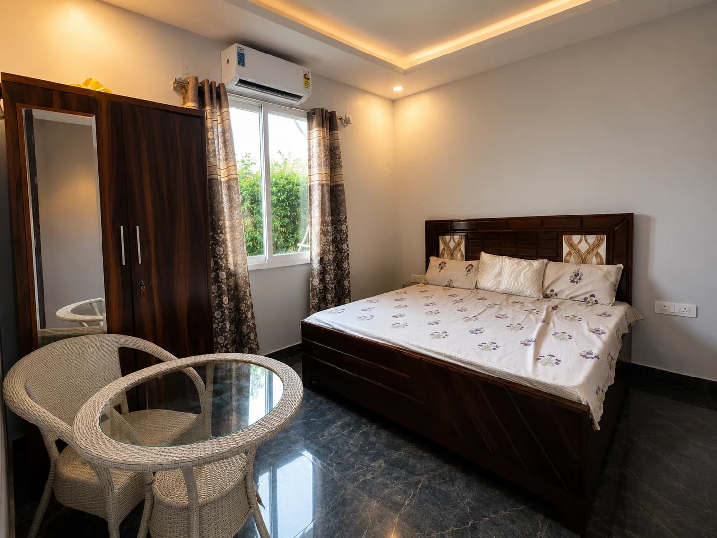 Photo 3 of 18 – 3 BHK villa with a private pool in Noida, Delhi (BMF-V609)