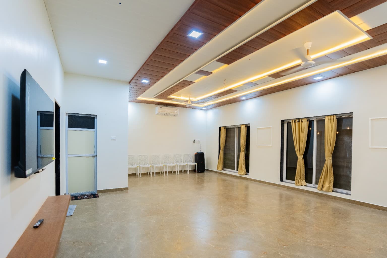 Photo 3 of 10 – 7-room resort with a pool in Kadav Market, Karjat (BMF-R610)