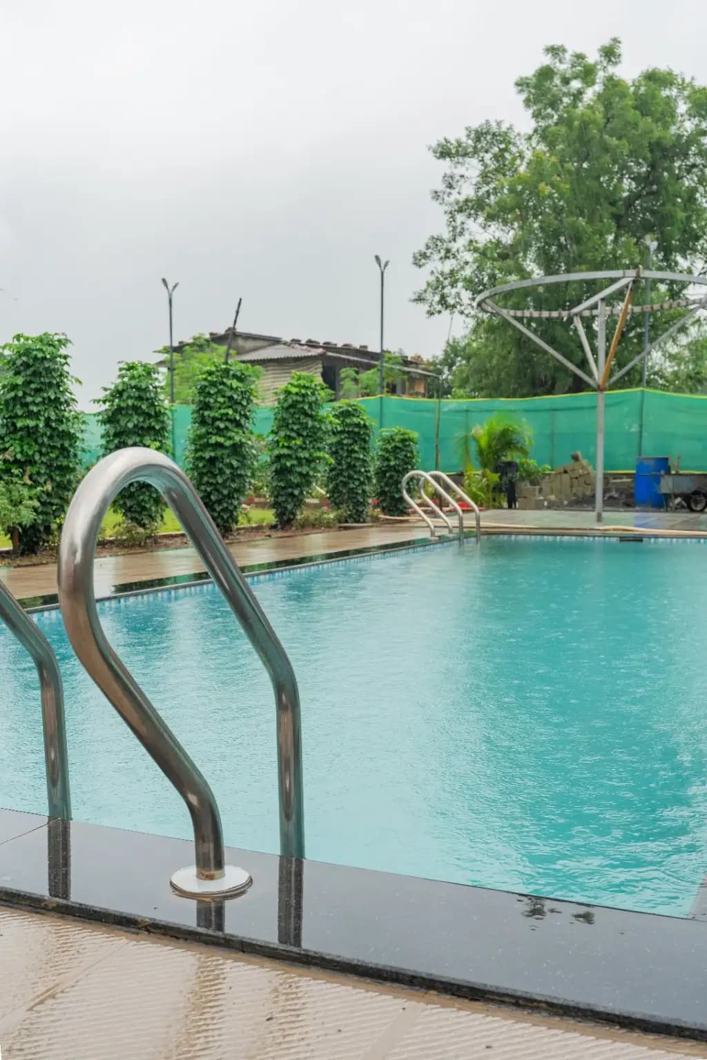Photo 7 of 10 – 7-room resort with a pool in Kadav Market, Karjat (BMF-R610)