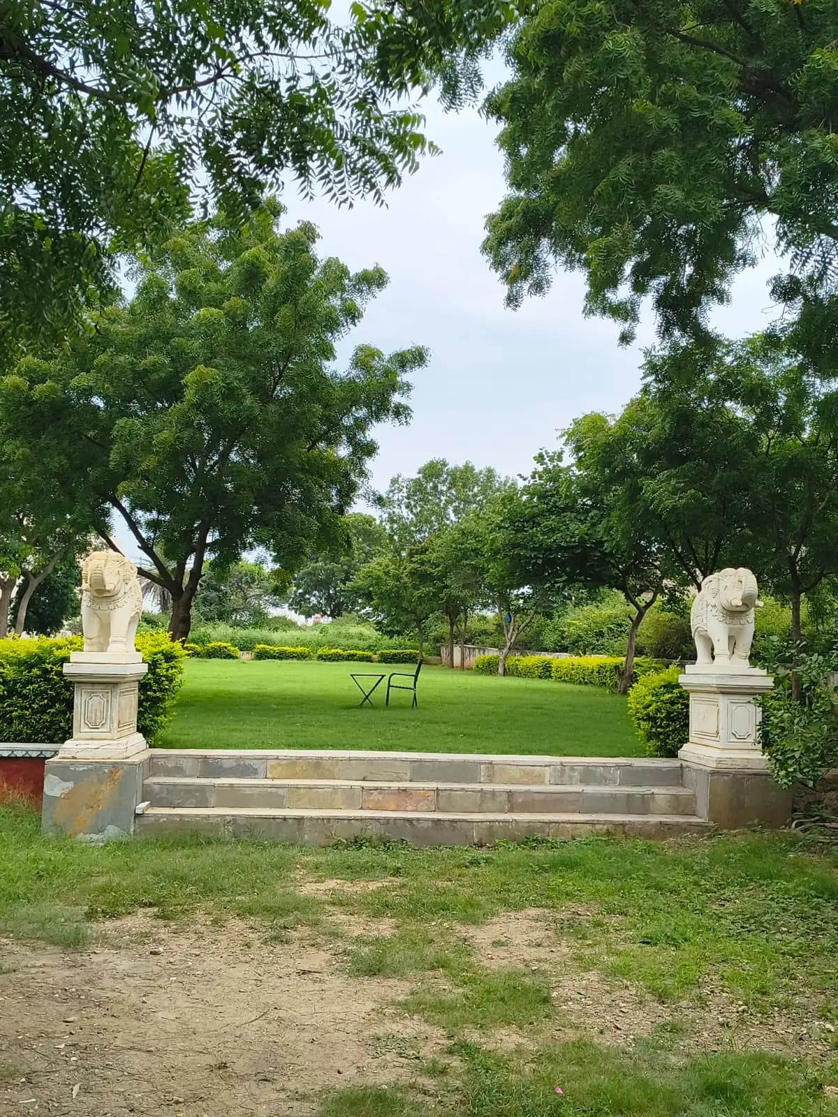 Photo 9 of 13 – 6-room resort with a pool in Titrdi, Udaipur (BMF-R616)