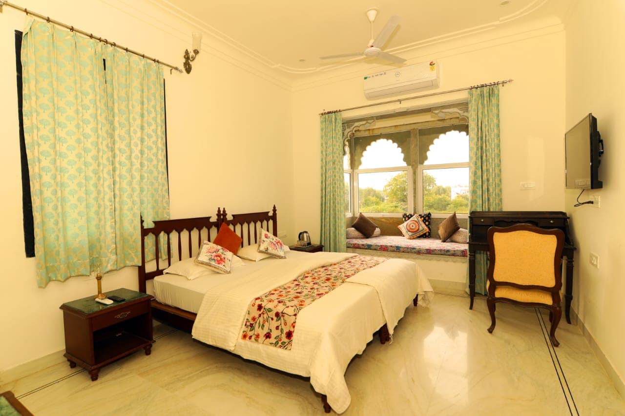 Photo 4 of 13 – 6-room resort with a pool in Titrdi, Udaipur (BMF-R616)