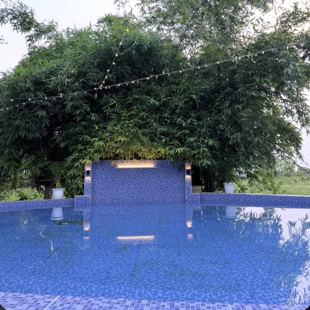 Photo 1 of 9 – 3 BHK farmhouse with a private pool in Echelon College, Faridabad (BMF-F618)