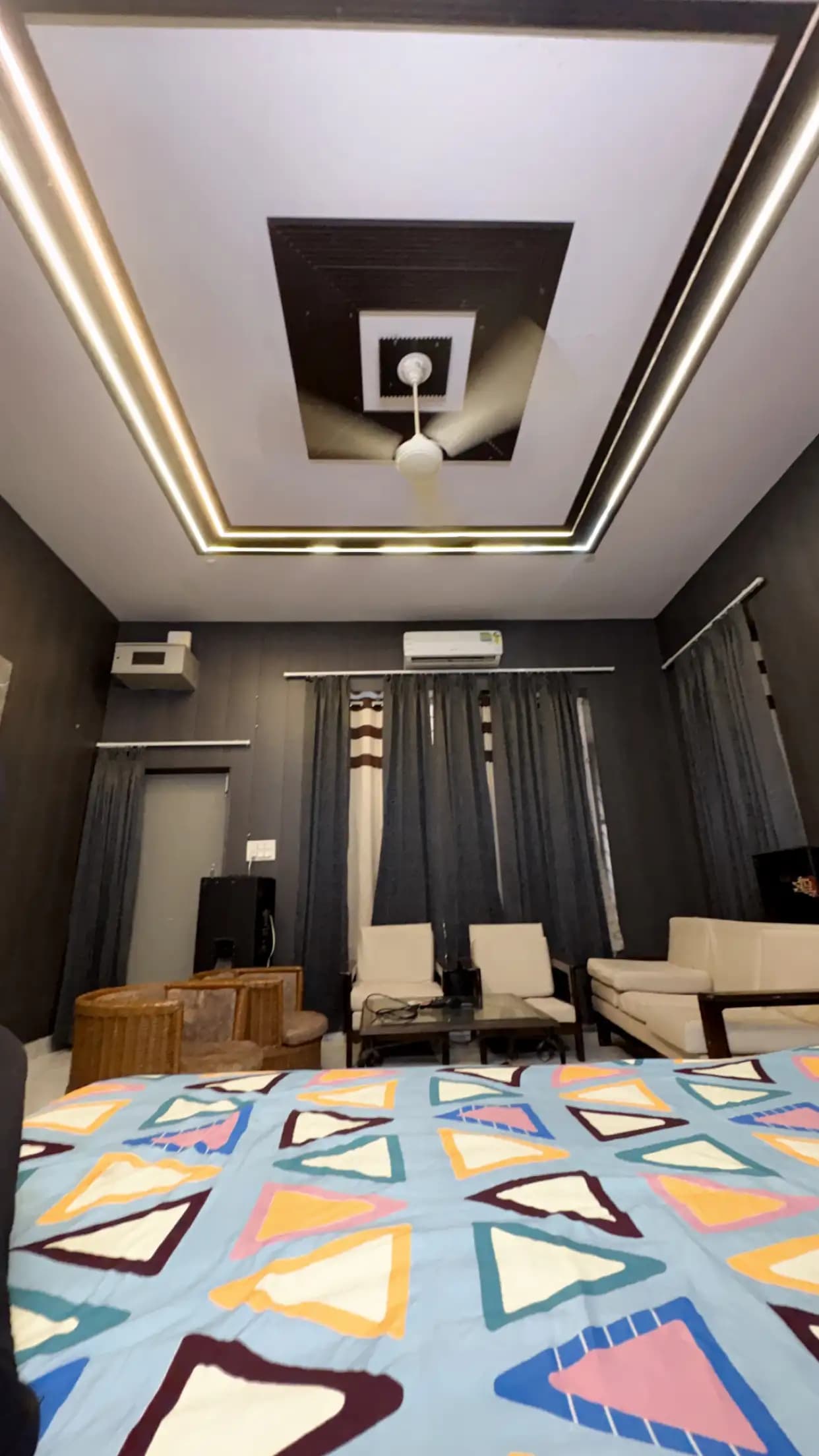 Photo 6 of 9 – 3 BHK farmhouse with a private pool in Echelon College, Faridabad (BMF-F618)