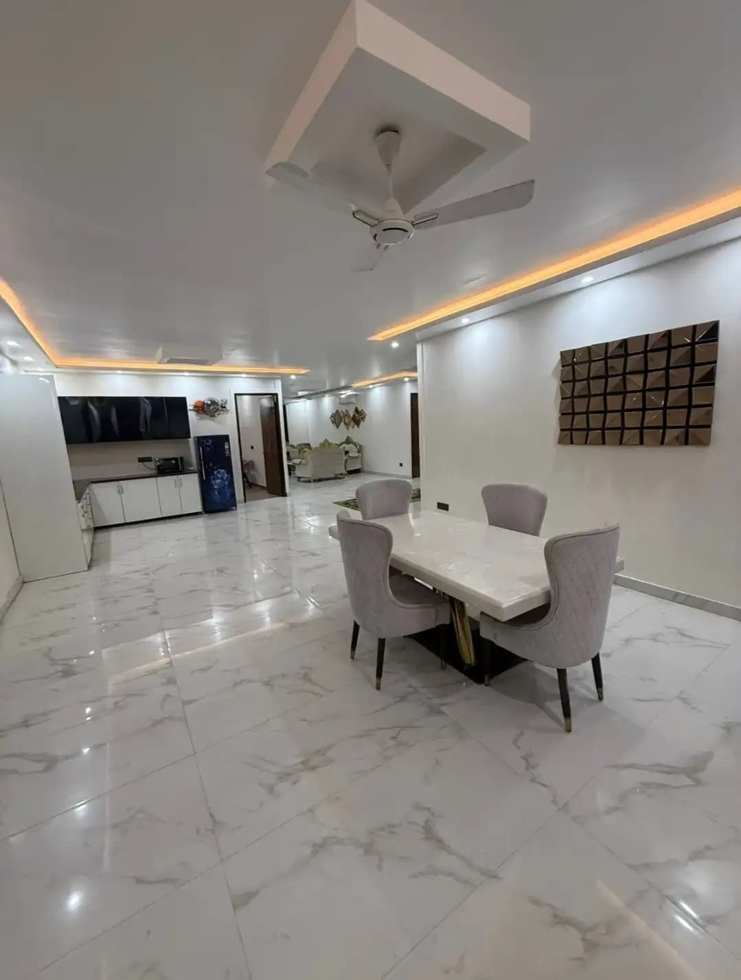 Photo 4 of 19 – 3 BHK farmhouse with a private pool in Noida, Delhi (BMF-F622)