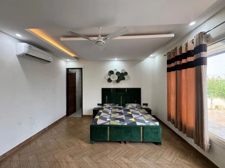 Photo 5 of 19 – 3 BHK farmhouse with a private pool in Noida, Delhi (BMF-F622)