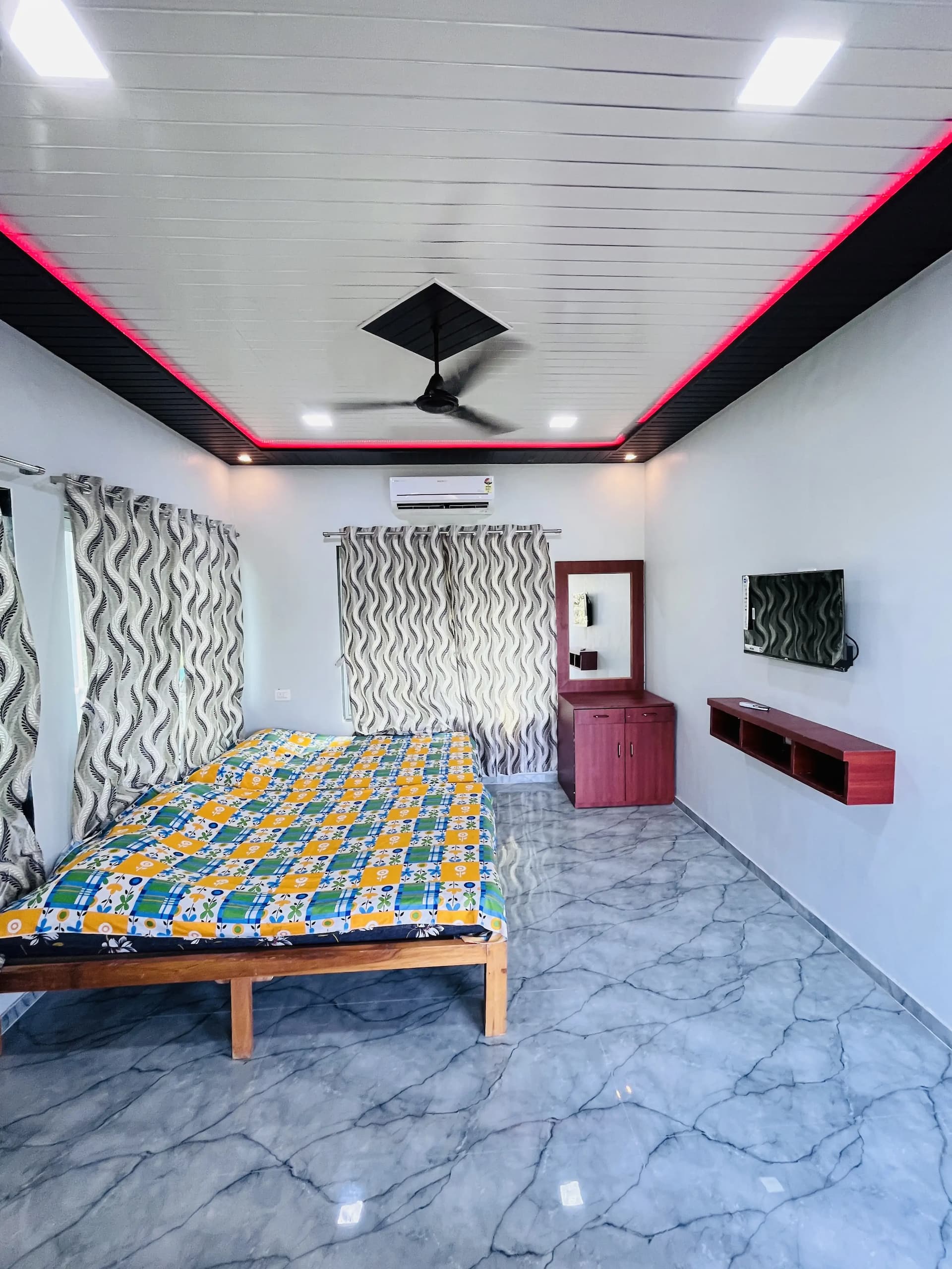Photo 3 of 18 – 4 BHK farmhouse with a private pool in Neral, Karjat (BMF-F625)