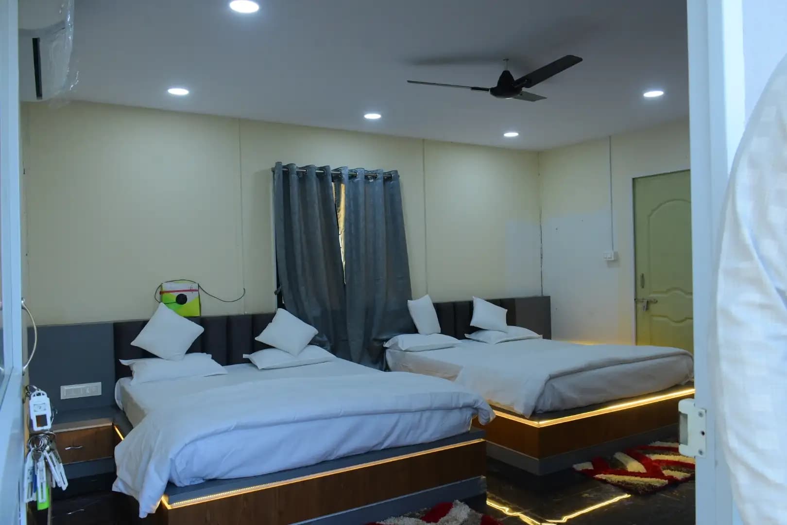 Photo 2 of 7 – 8-room resort with a pool in Balapur, Andhari (BMF-R626)