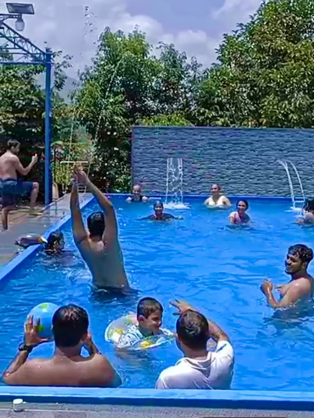 Photo 4 of 18 – 5-room resort with a pool in Vihir, Vadghar (BMF-R627)