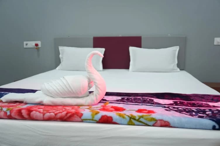 Photo 12 of 16 – 5-room resort with a pool in Haripur, Gir Somnath (BMF-R628)