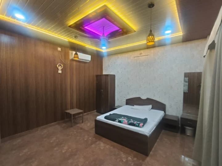 Photo 3 of 11 – 6 BHK farmhouse with a private pool in Cresent Water Park, Indore (BMF-F630)
