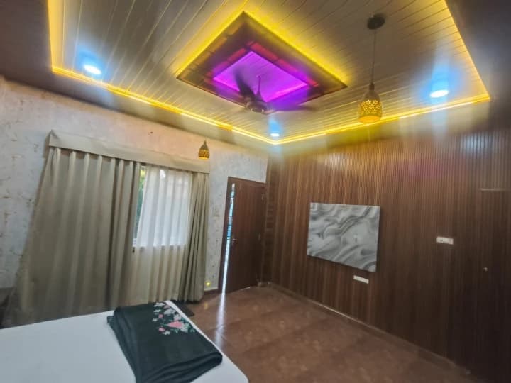 Photo 5 of 11 – 6 BHK farmhouse with a private pool in Cresent Water Park, Indore (BMF-F630)