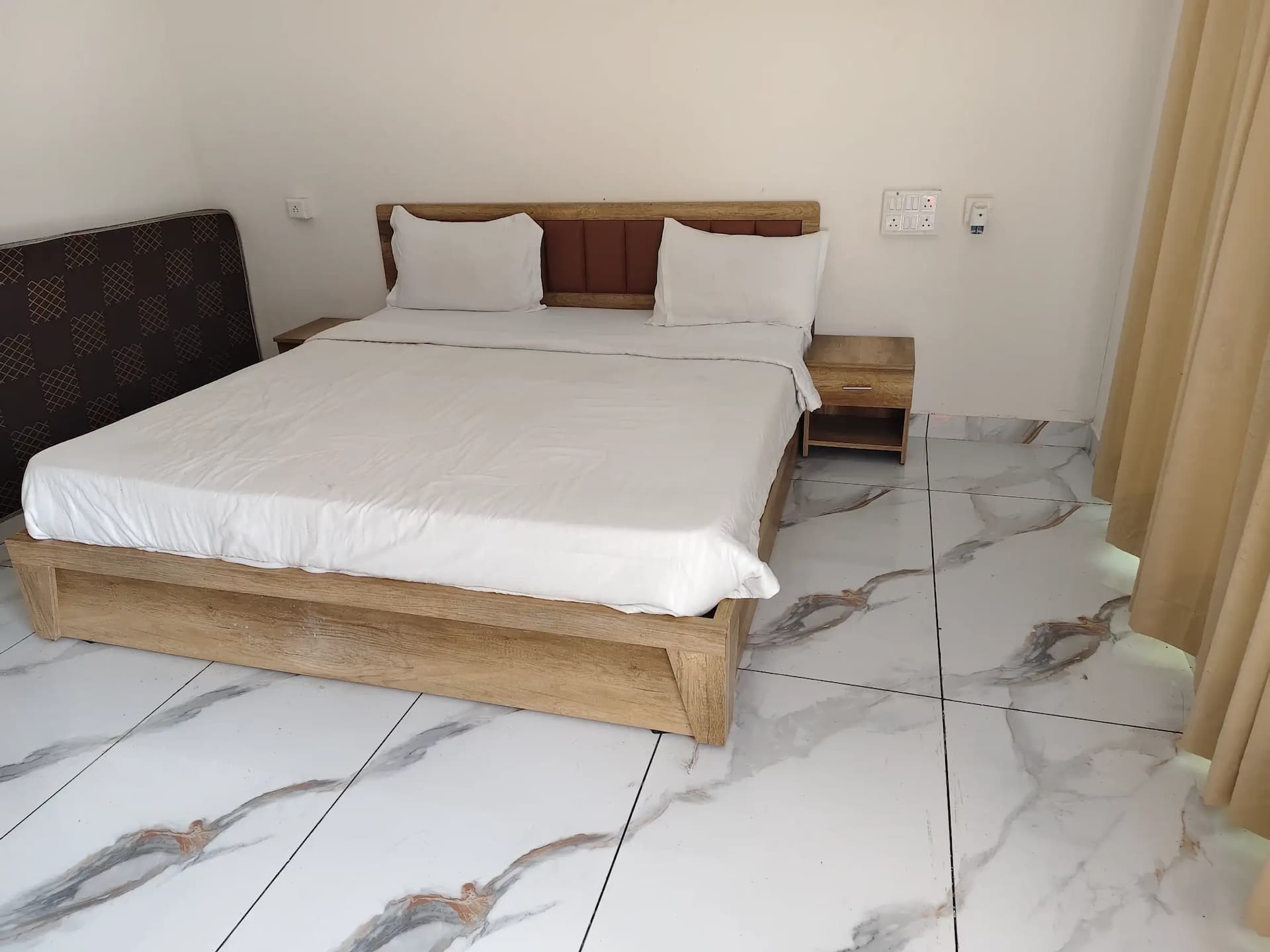 Photo 4 of 12 – 8-room resort with a pool in Talala, Gir Somnath (BMF-R642)