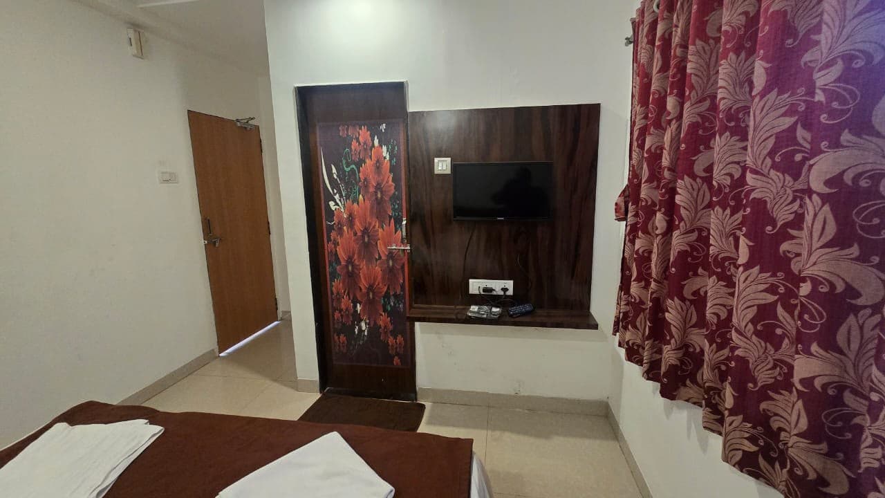 Photo 7 of 13 – 3 BHK villa with a pool in Bhilar Water Fall, Panchgani (BMF-V645)