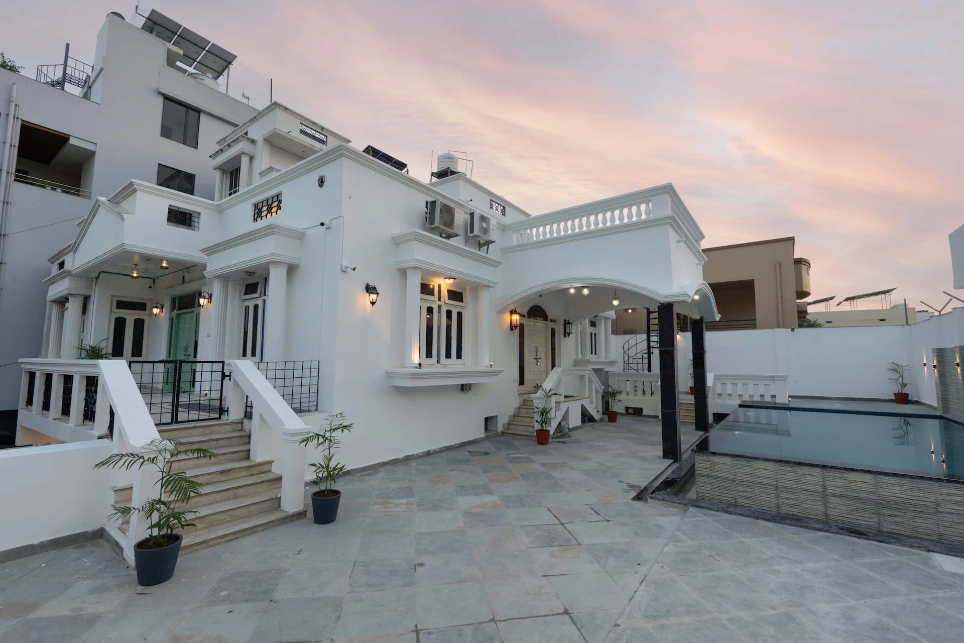 Photo 1 of 39 – 9 BHK villa with a pool in Haridass Ji Magari, Uda (BMF-V647)