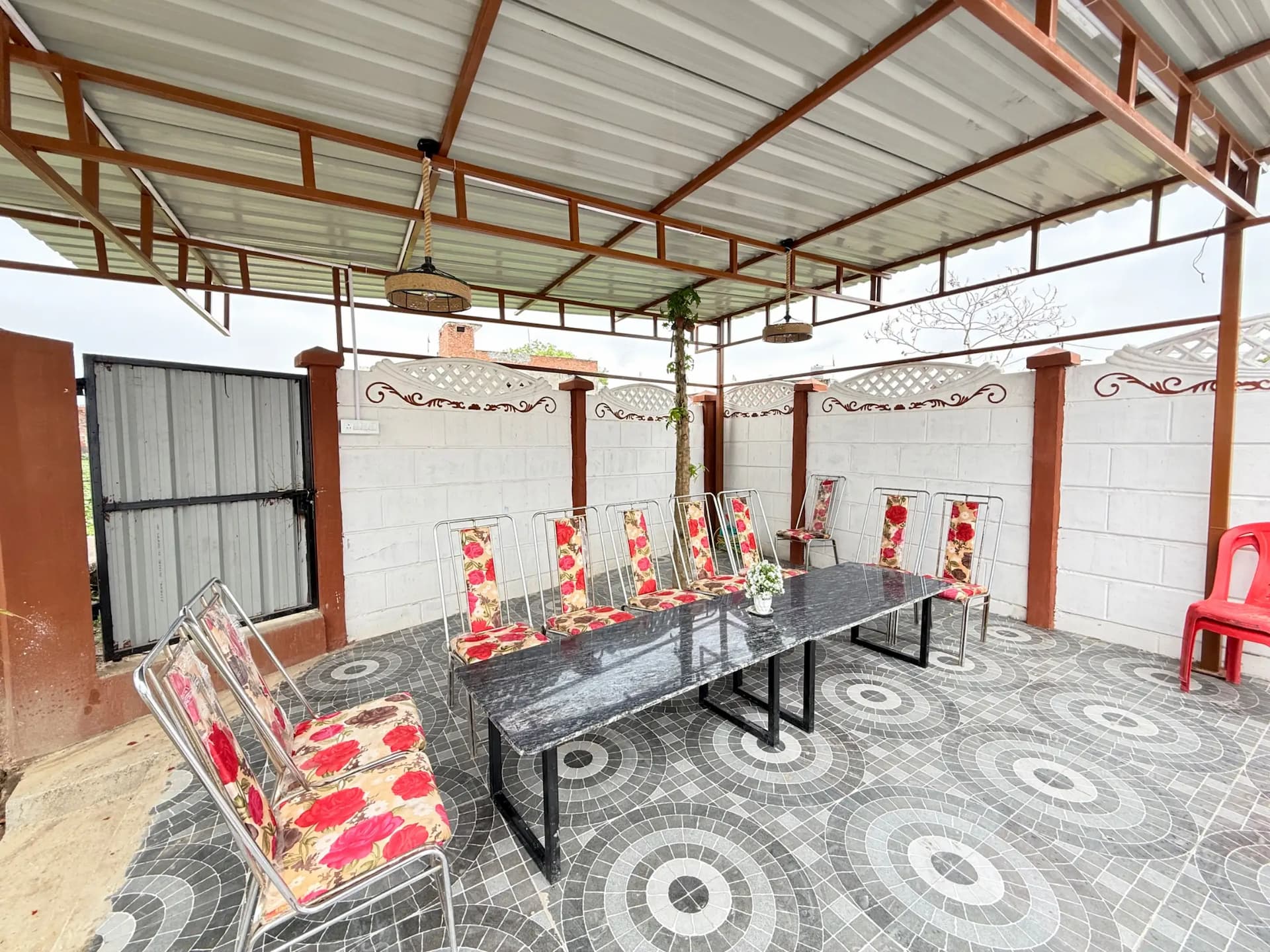 Photo 2 of 6 – 3 BHK farmhouse with a private pool in Malihabad, Lucknow (BMF-F648)